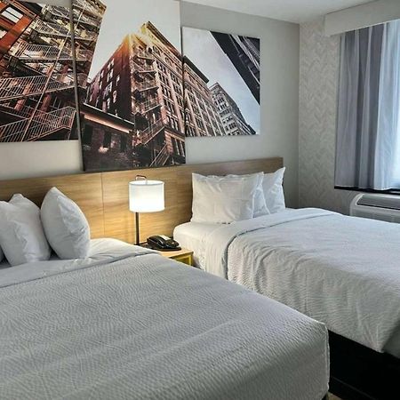 Days Inn By Wyndham Brooklyn Eastern Parkway New York Bagian luar foto